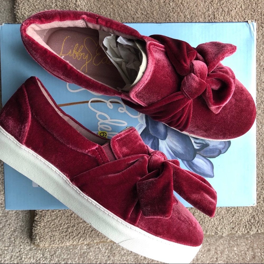 Libby Edelman Caitlyn Sneakers